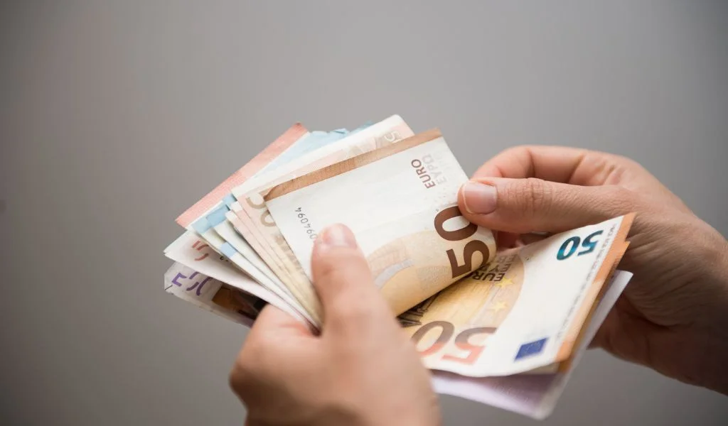 Đồng tiền Euro ra đời hoàn cảnh nào?